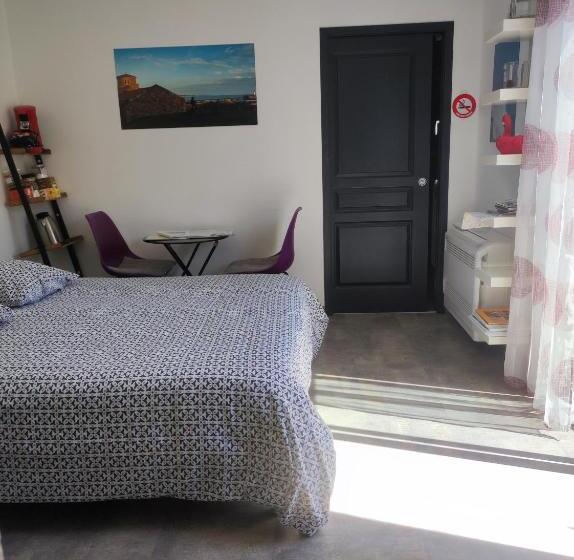 بنسيون Chambre Et Salle D Eau Dans Dépendance 20 M2, Vélos