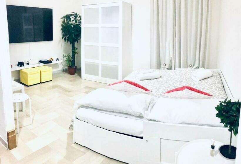 פנסיון Guest House Service   Game Apartment
