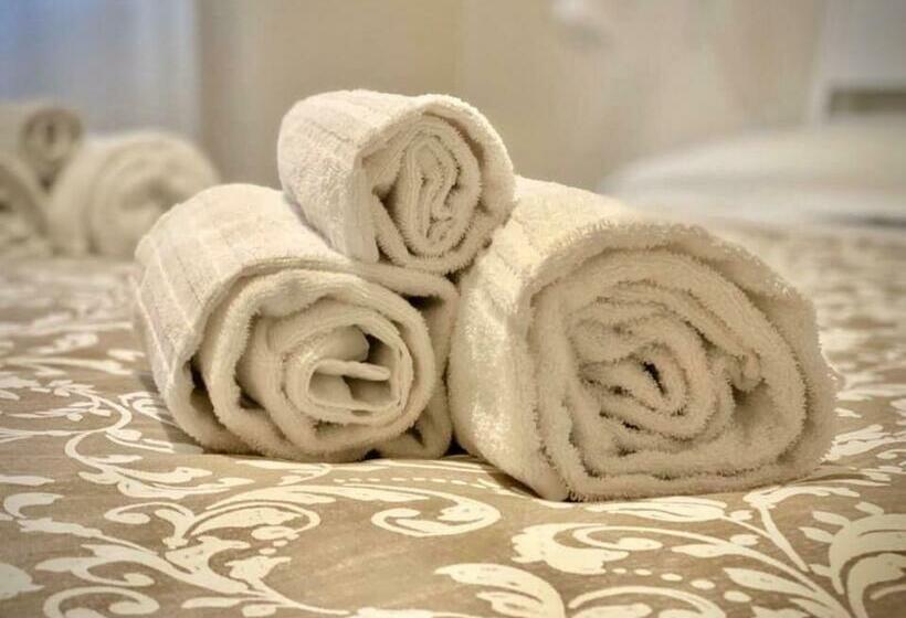 פנסיון Guest House Service   Game Apartment
