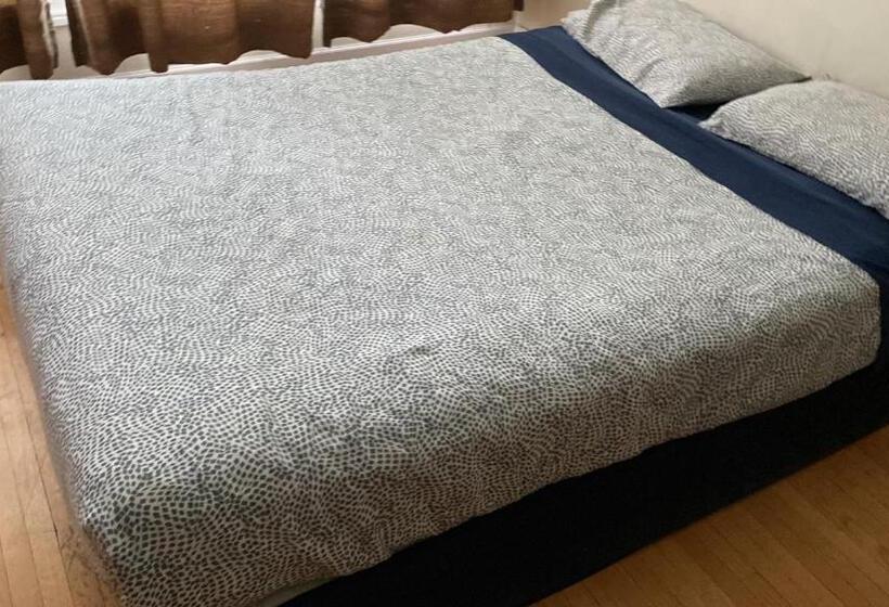 הוסטל Private Rooms, Free Parking, Full Kitchen, Best Prices In Town  York University Heights