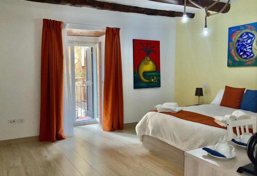 تختخواب و صبحانه A Room De  Scugnizzi