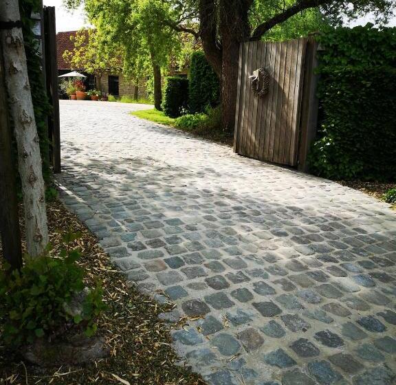 住宿加早餐  Casa Leone Near Bruges With Jacuzzi & Parking