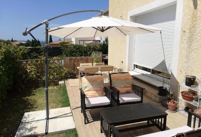 住宿加早餐  Chambre Hôtes Jacuzzi Climatiseur Provence