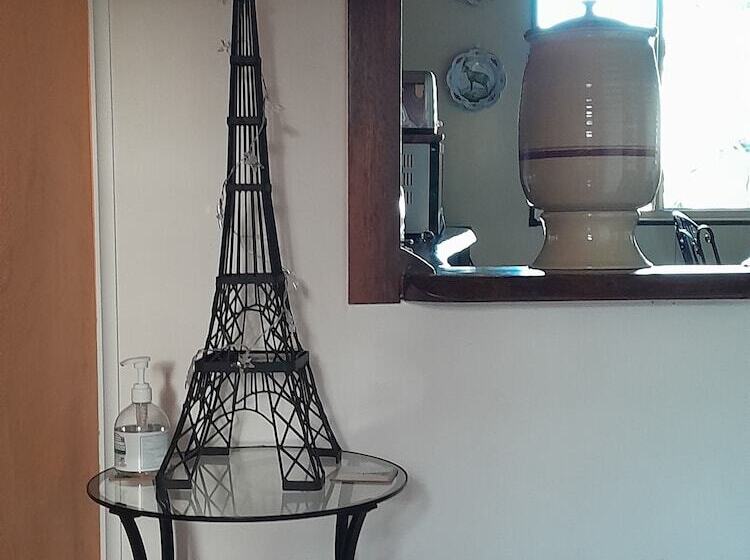 민박 Mapleton Peaceful Provence Bnb