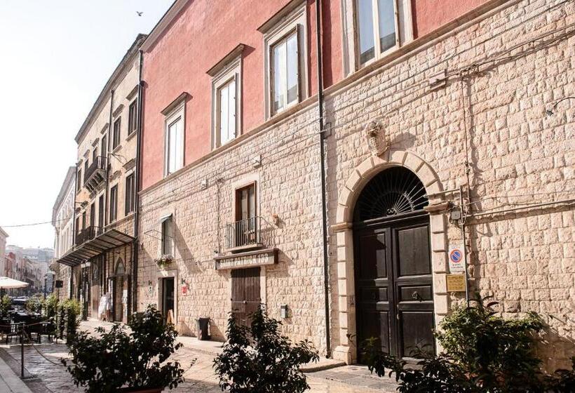 تختخواب و صبحانه Milcovich Suites