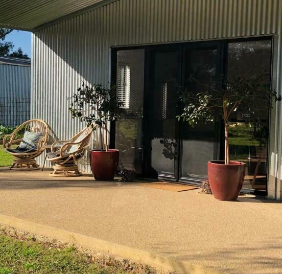 Пансион Oak Lane Guest House & Farm Stay