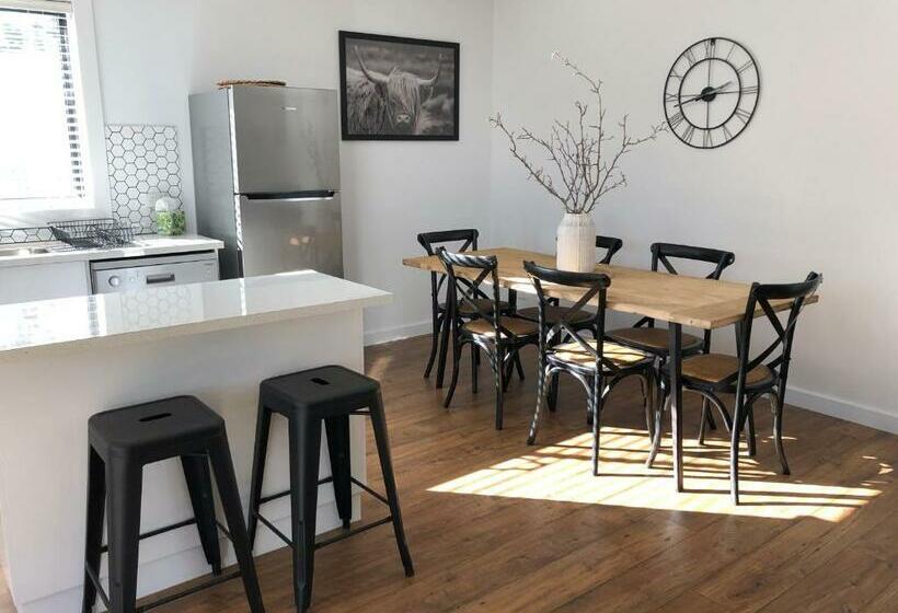 Пансион Oak Lane Guest House & Farm Stay