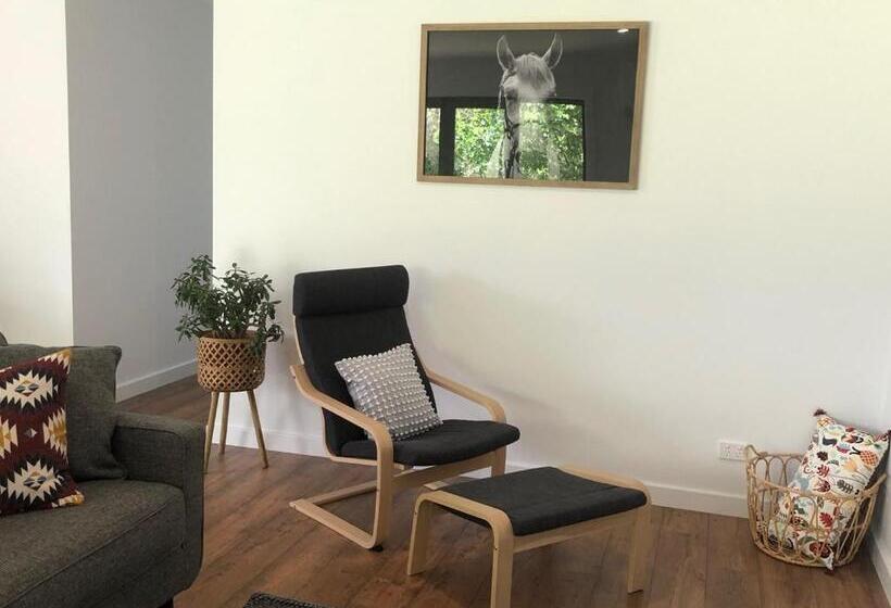 Пансион Oak Lane Guest House & Farm Stay
