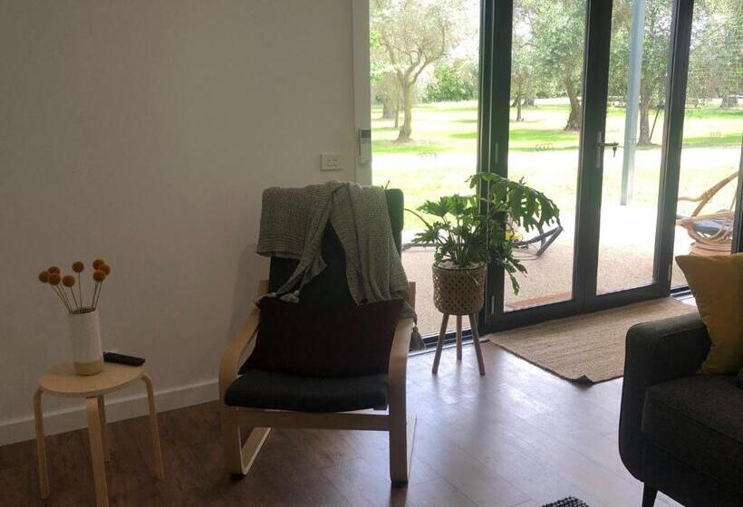 Пансион Oak Lane Guest House & Farm Stay
