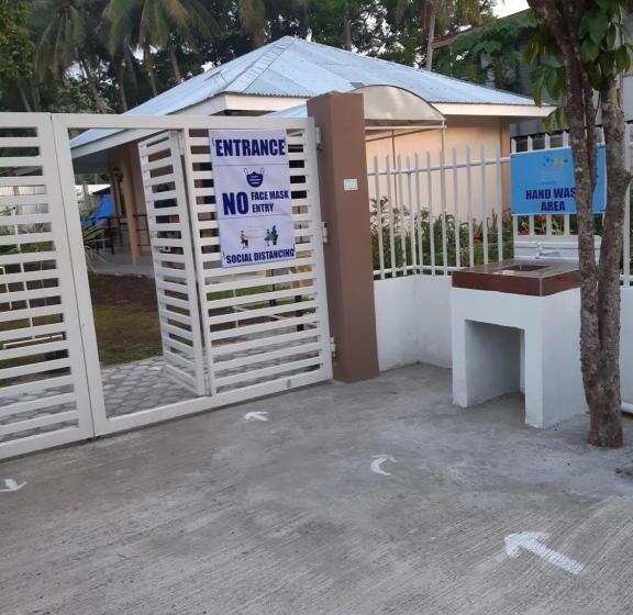 فندق صغير Veance Travellers Inn Pabuas Extension