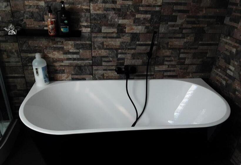 مبيت وإفطار D N Engel