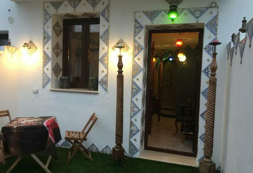 تختخواب و صبحانه La Casa Di Emanuella   Rooms & International Suites