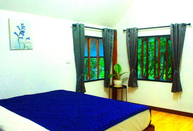 هتل Jungle Guesthouse