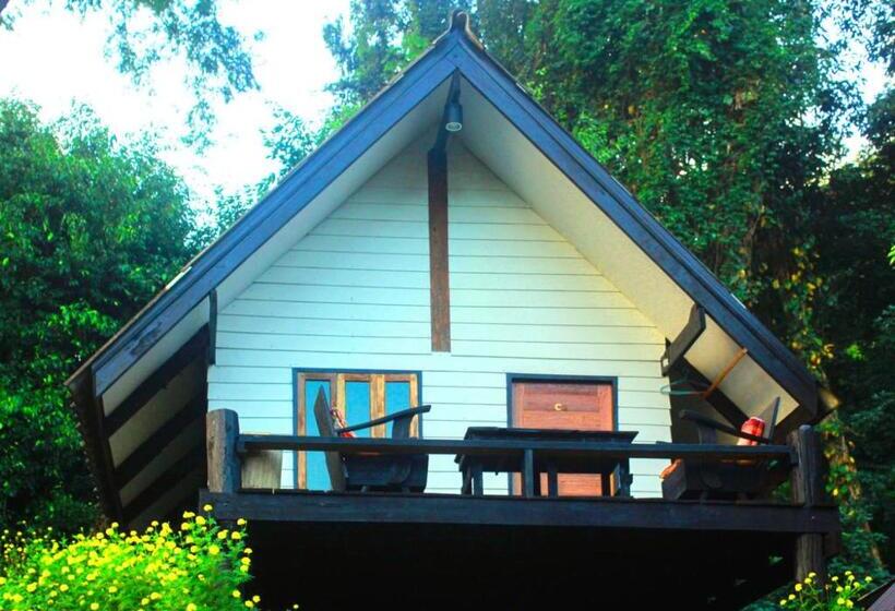 هتل Jungle Guesthouse