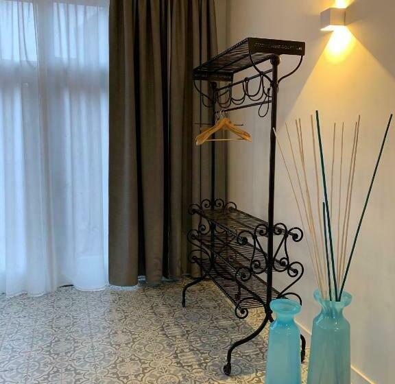 ペンション Gastenverblijf  T Einde Sfeer   Privé Terras   Airco