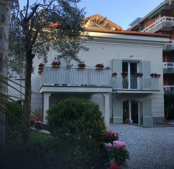 پانسیون Guesthouse Villa Jung