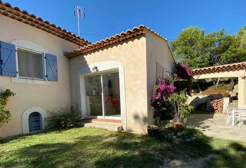 Bed and Breakfast Les Manaux En Provence