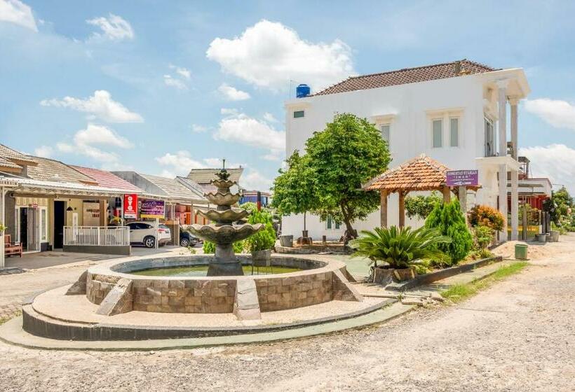 فندق Oyo 3046 Homestay Syariah Imah