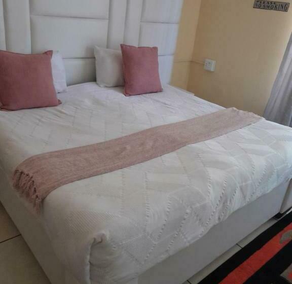 بنسيون Hadassa Guest House