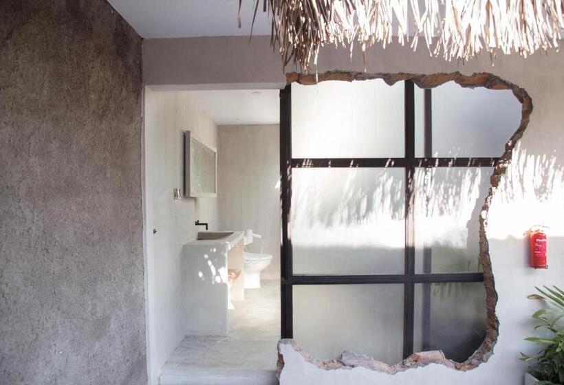 تختخواب و صبحانه Flores Passport House