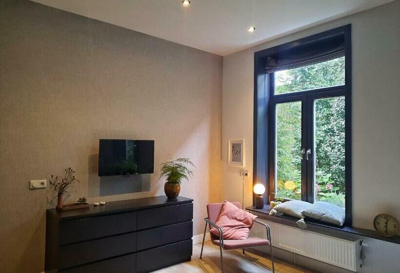 تختخواب و صبحانه Inn The Green