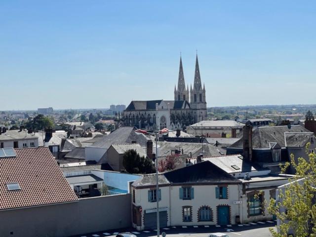 تختخواب و صبحانه Maison Latour
