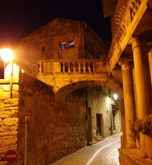 住宿加早餐  Uzes Decouvertes
