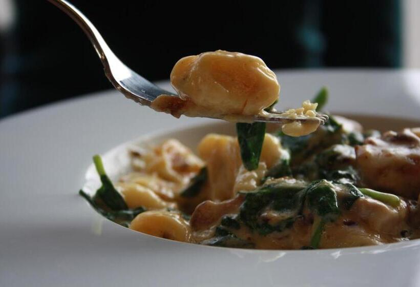 هتل Penzion Via Ferrata