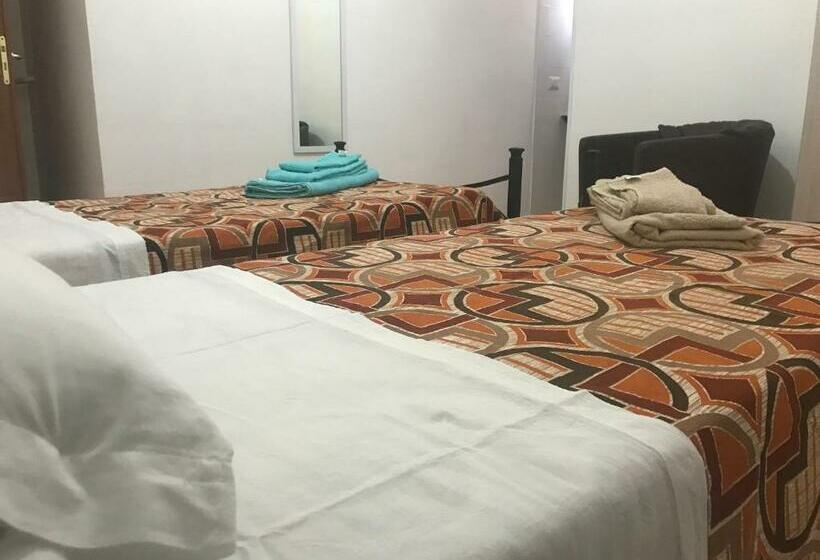 ベッドアンドブレックファースト Affittacamere Convivio