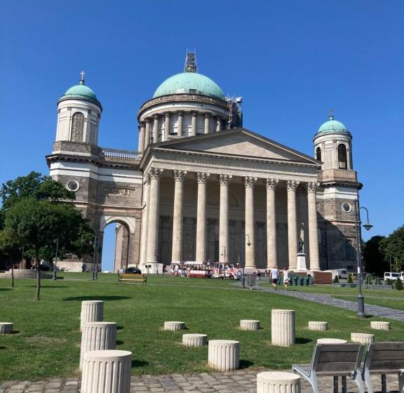 ペンション Apartman Donau Tát