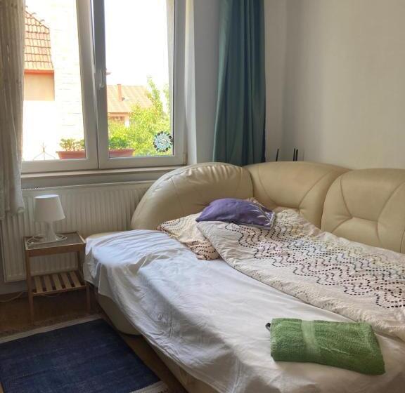 ペンション Apartman Donau Tát