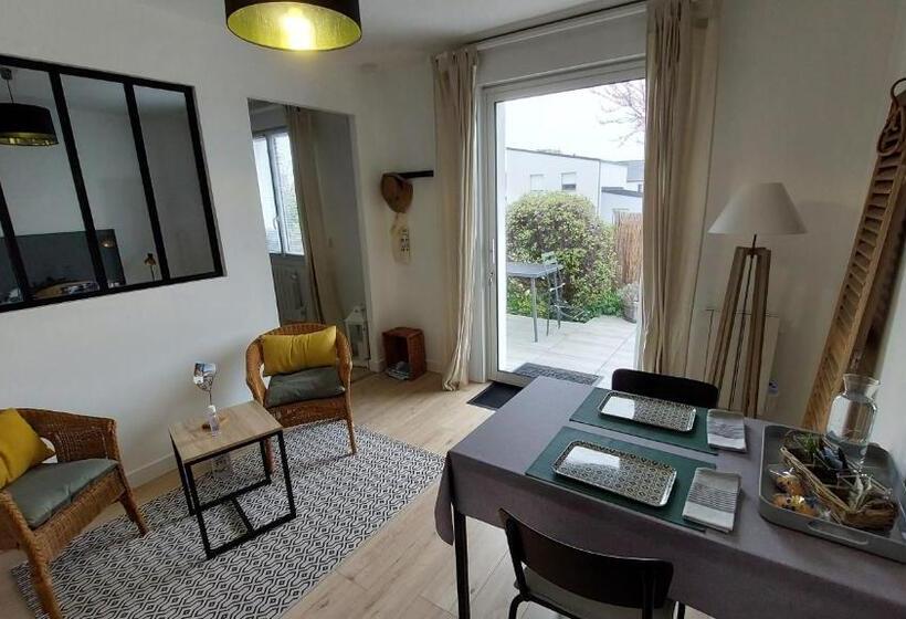 بنسيون Chambre Avec Suite De 26 M2