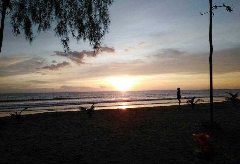 استراحتگاه Sanuk Bungalow