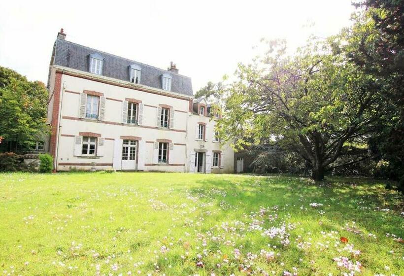 ベッドアンドブレックファースト Le Vieux Manoir