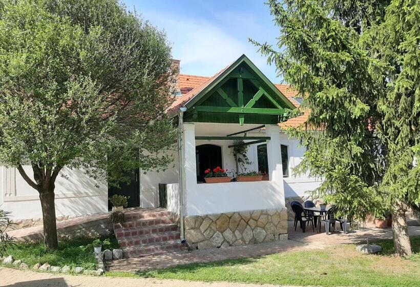 민박 Natúra Panzió&apartmanház