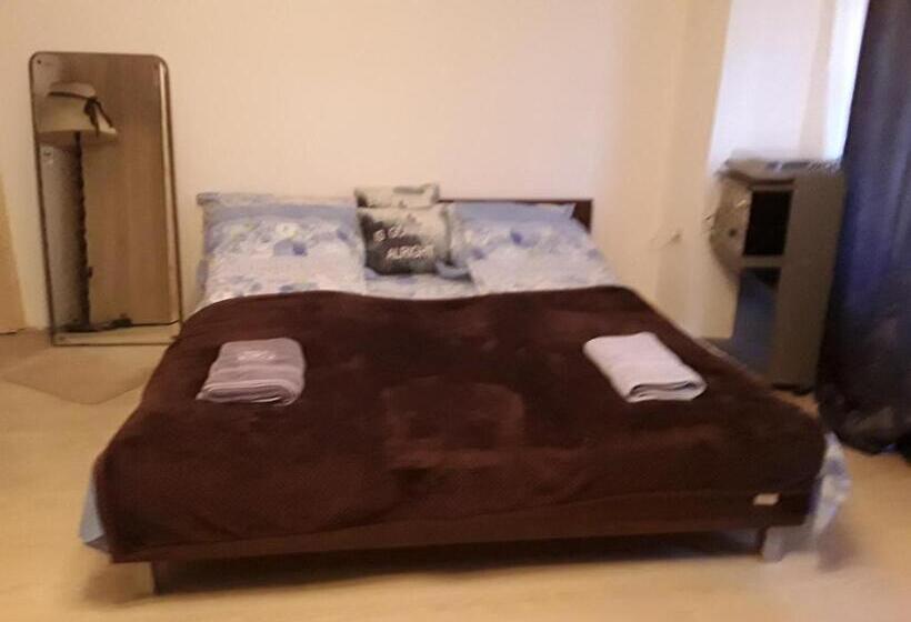 Tunnel Family Apartmanház Pécs