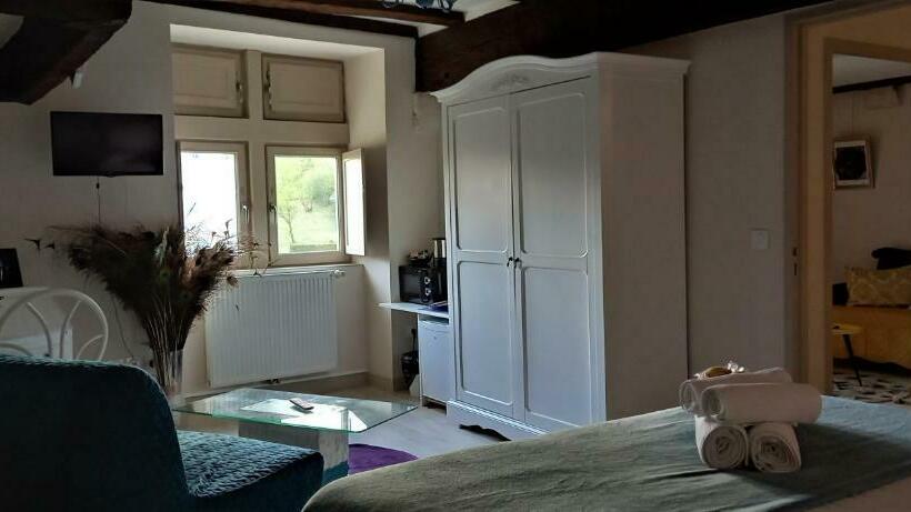 مبيت وإفطار Aux Penates De Toni Beauval