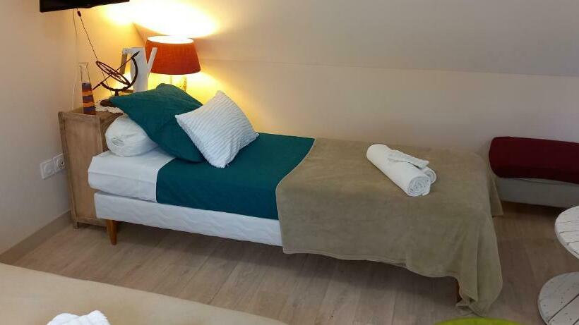 مبيت وإفطار Aux Penates De Toni Beauval