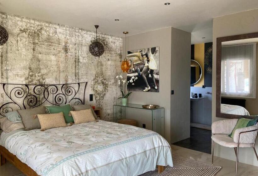 تختخواب و صبحانه Casa De L’albada