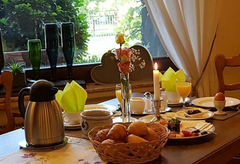 ホテル Winzerhof Gietzen