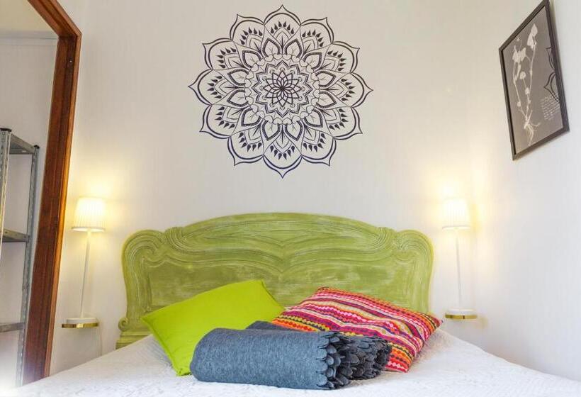 بنسيون Paz & Amor Guest House   Peace & Love