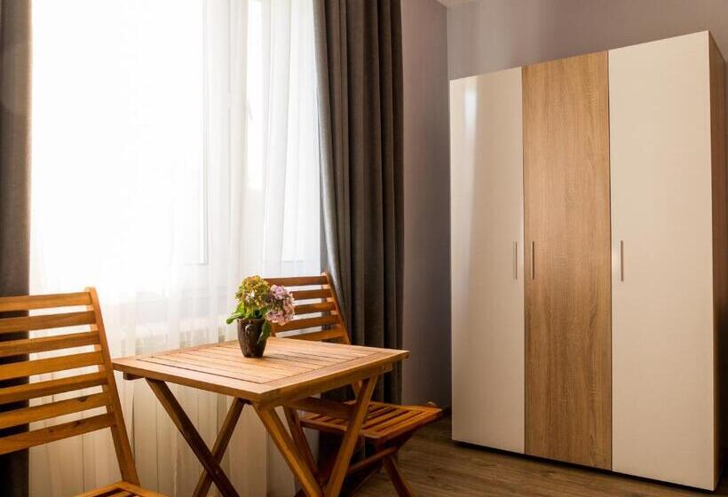 פנסיון Simada Green Guest House