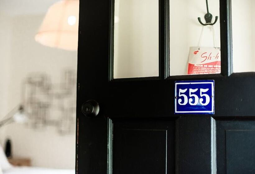 بنسيون Studio 555