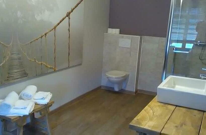 הוסטל La Bourgseigneurie