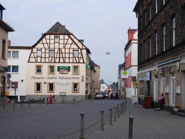 فندق صغير Rathausschenke Münstermaifeld