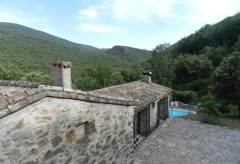 צימר Chambre Cévennes: Piscine, Lamas, Rivière