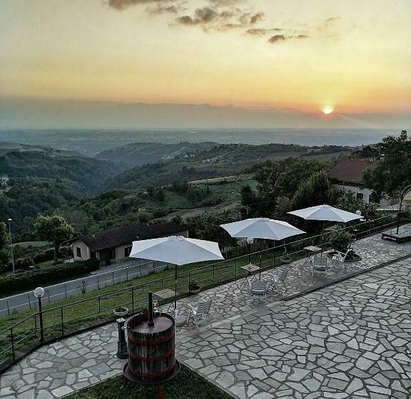 مبيت وإفطار Villa Belvedere Langhe