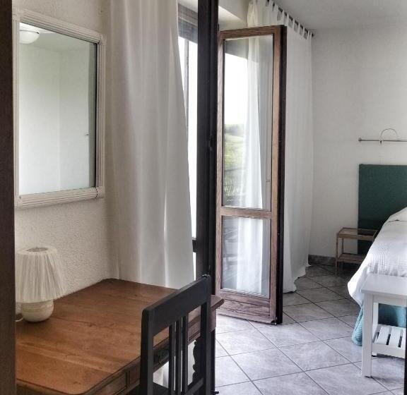 مبيت وإفطار Villa Belvedere Langhe