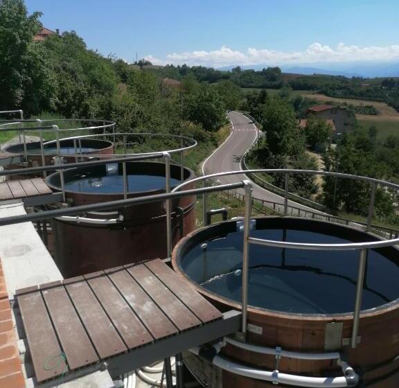 مبيت وإفطار Villa Belvedere Langhe