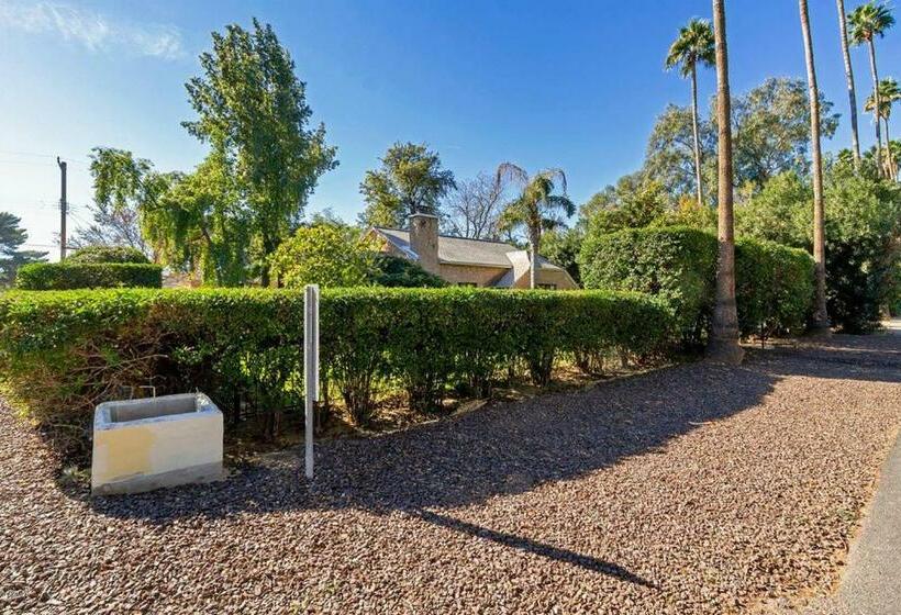 פנסיון Best Little Guesthouse In Melrose! New Listing!